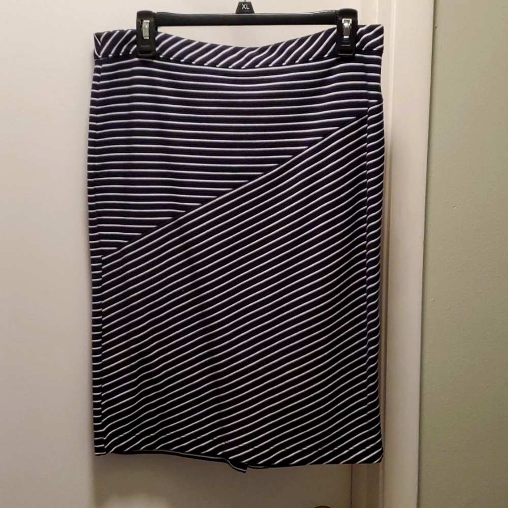 Banana Republic Black stripe skirt